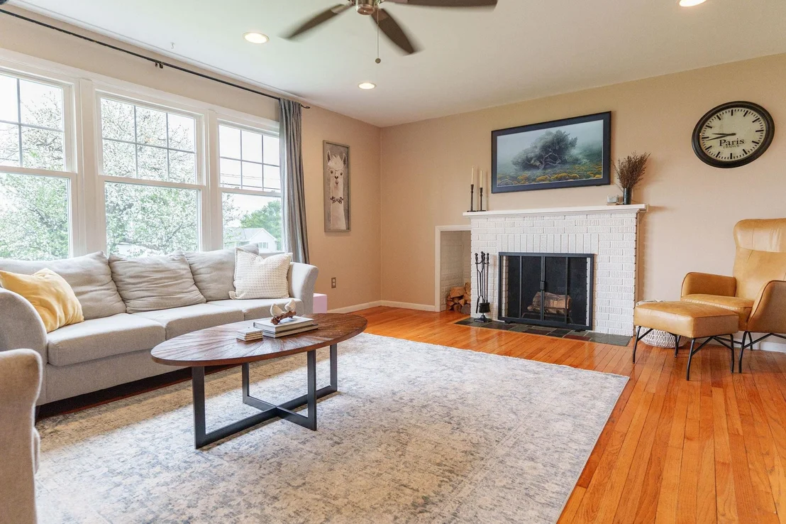 Photo of 2515 Mountain View