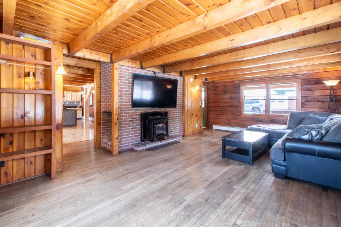 Photo of 2431 Roaring Brook