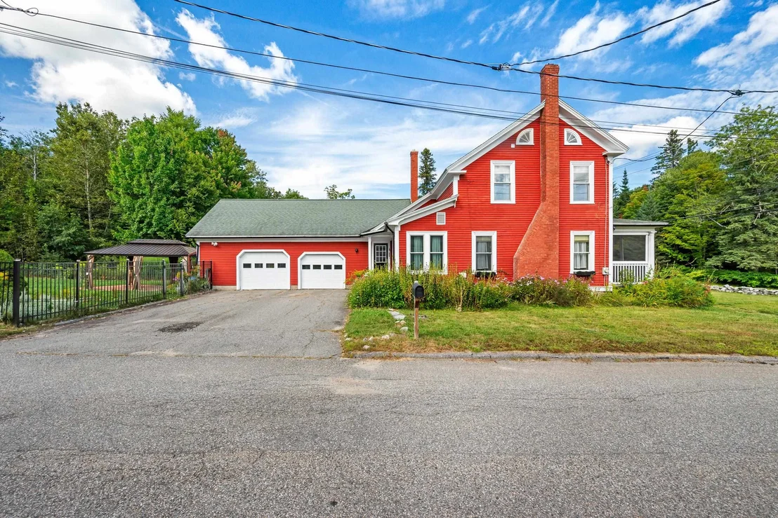 Photo of 2069 Riverside