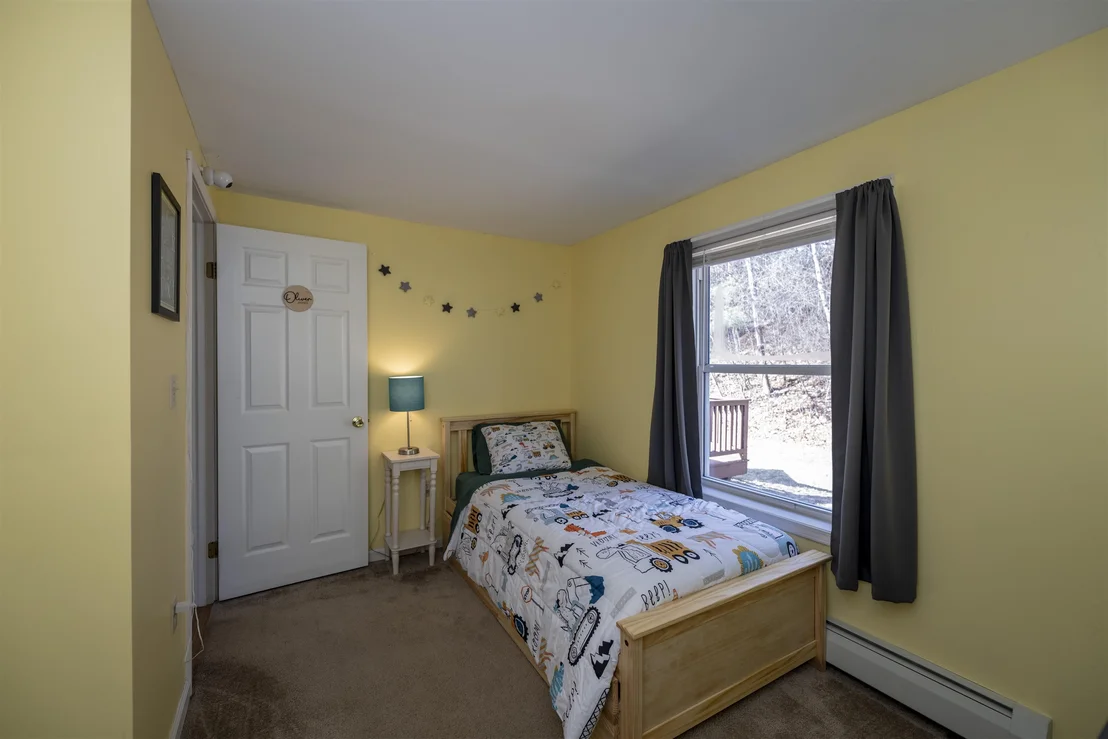 Photo of 401 Colonial