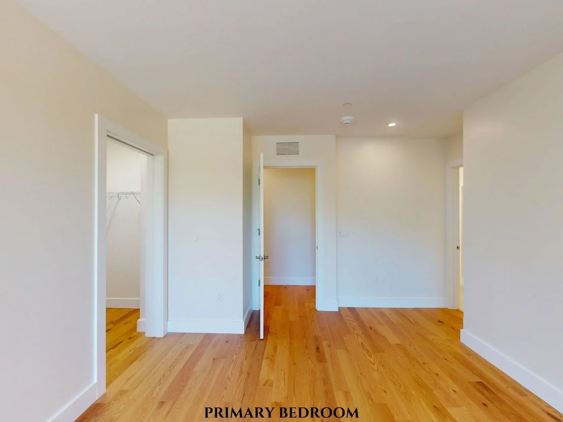 Photo of Unit 302 at 4 Longview