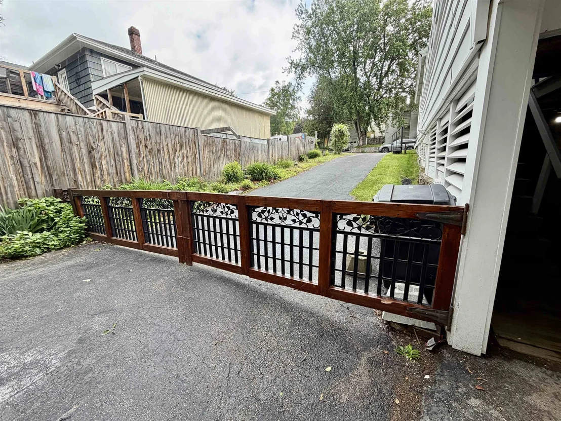 Photo of 355 Willard