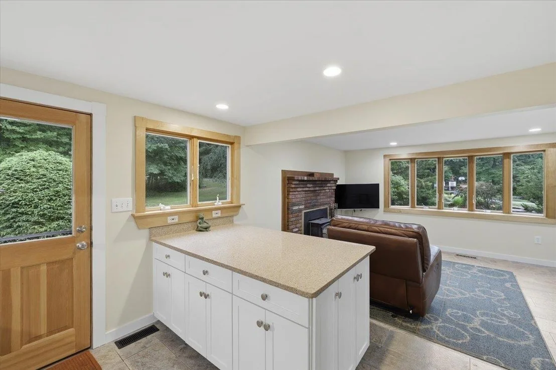 Photo of 16 Lakeview