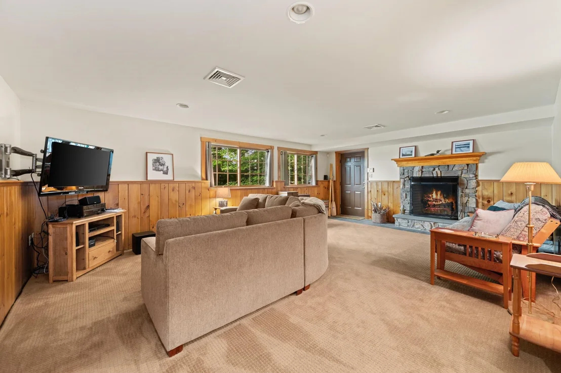 Photo of 33 Arrowhead Point