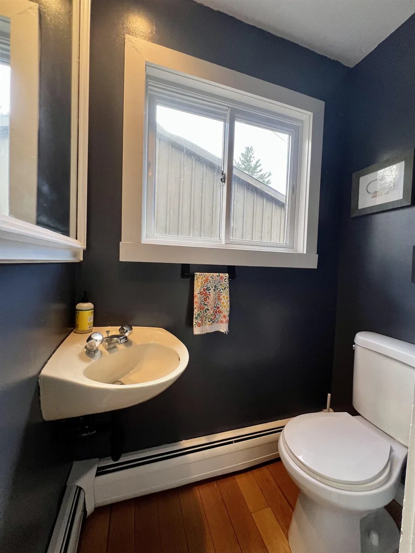 Photo of 883 Smead