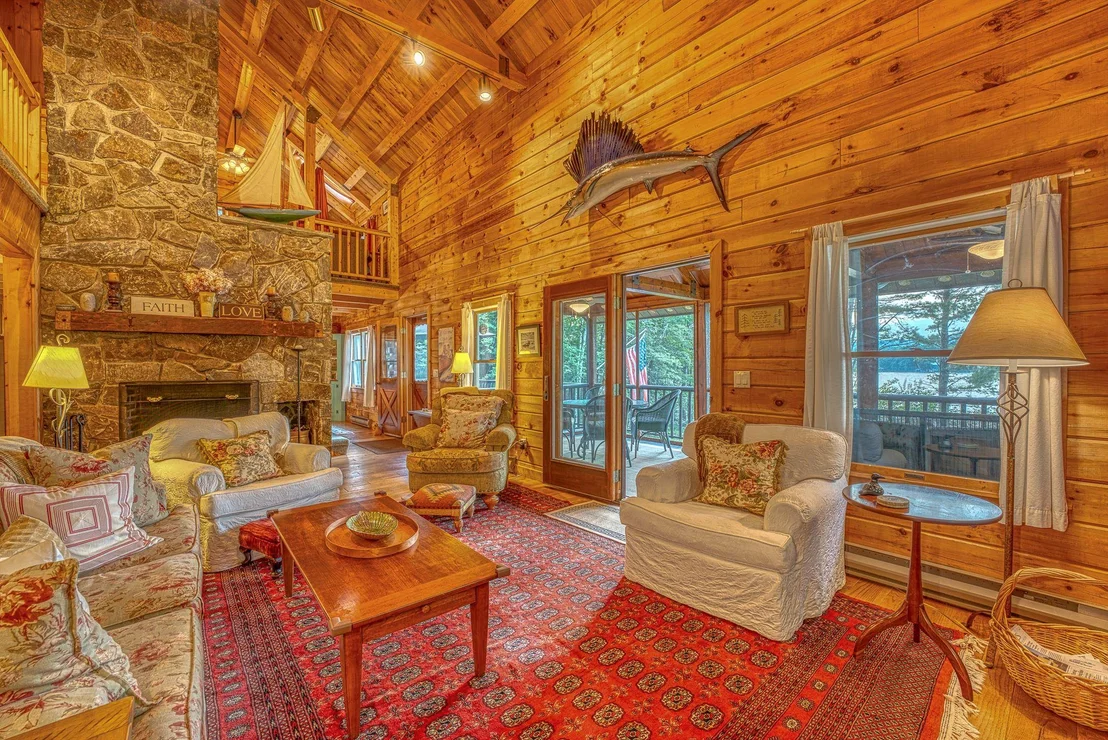 Photo of 11 Squamasee