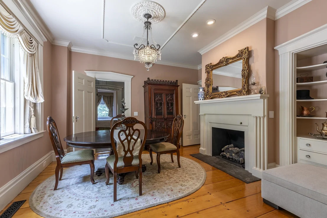Photo of 1589 Main