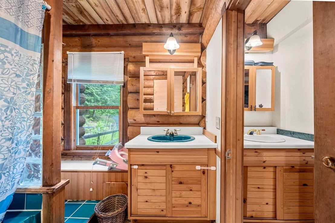 Photo of 384 West