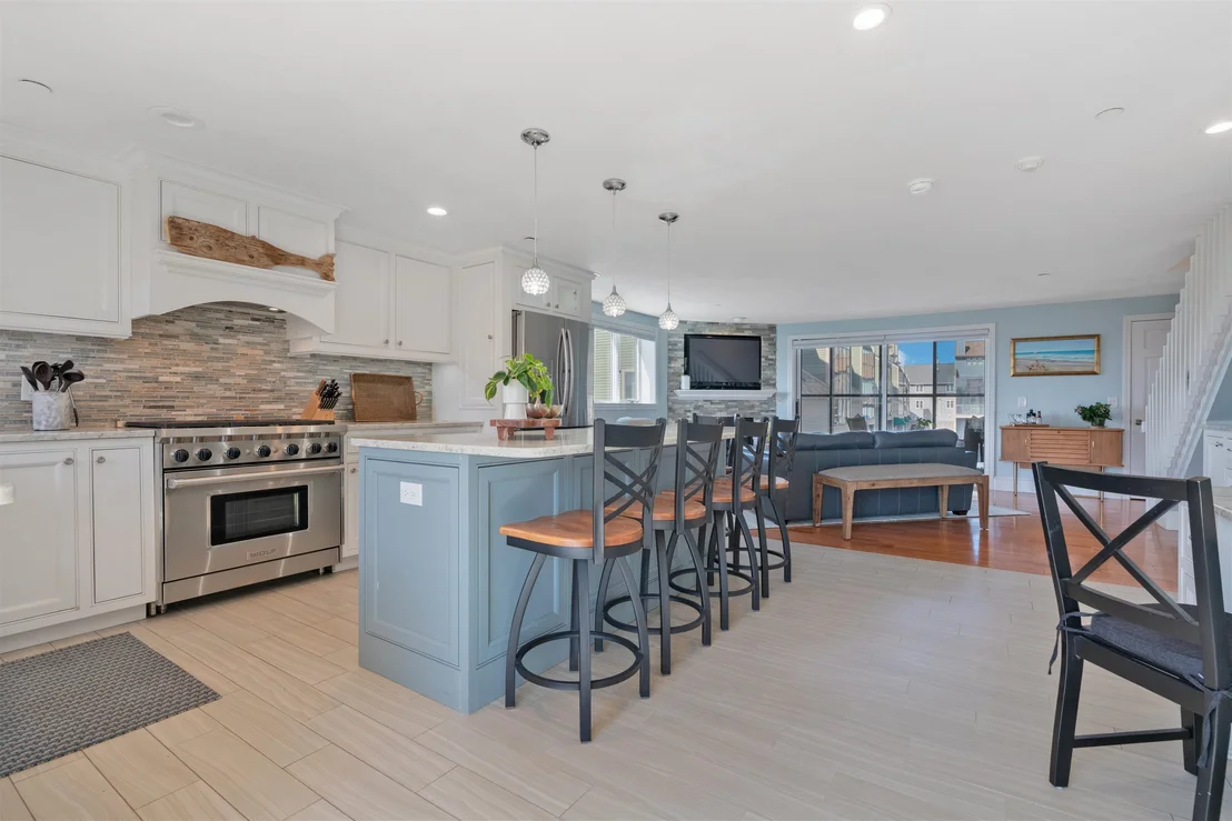 Photo of Unit 7 at 581 Ocean