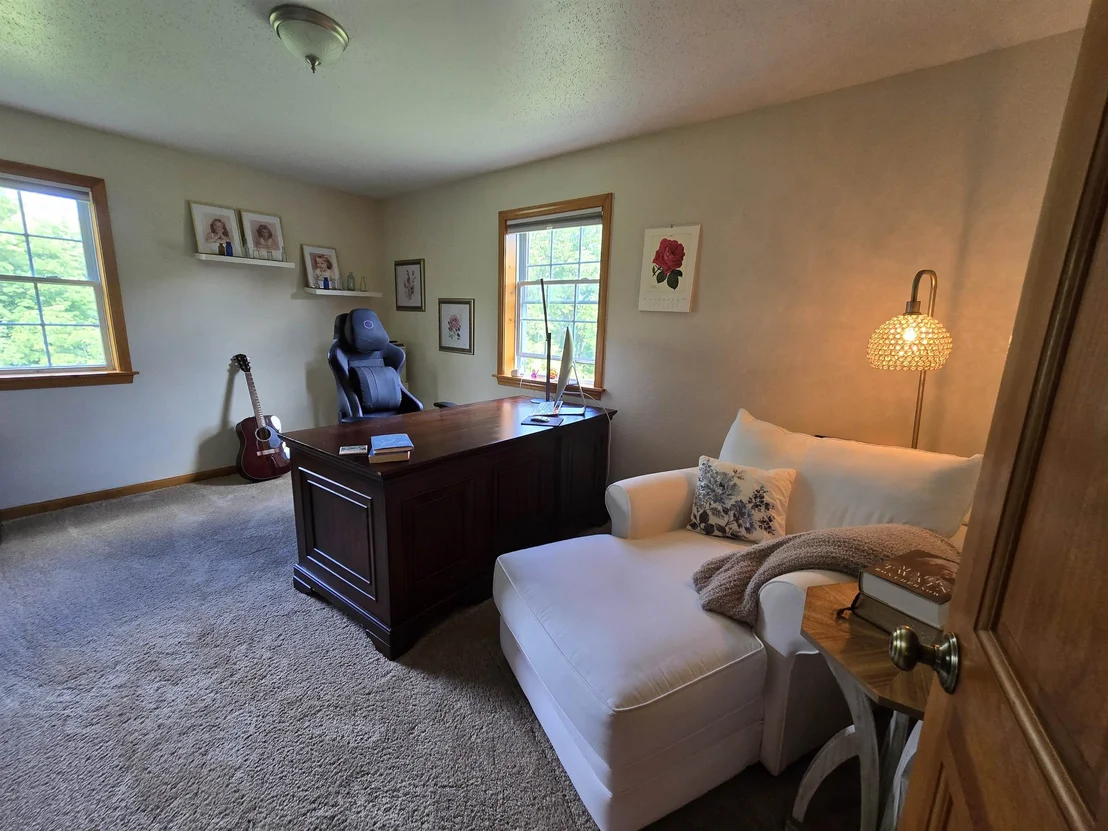 Photo of 892 Burton Hill