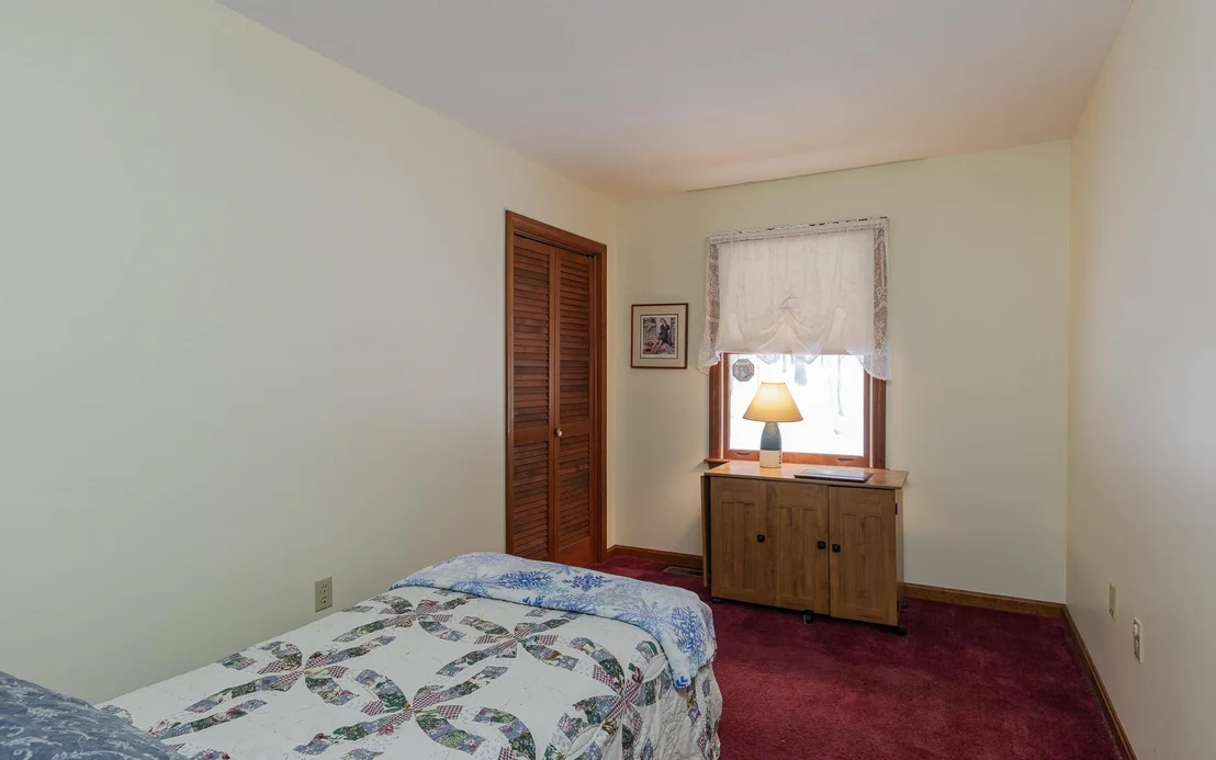 Photo of 521 County