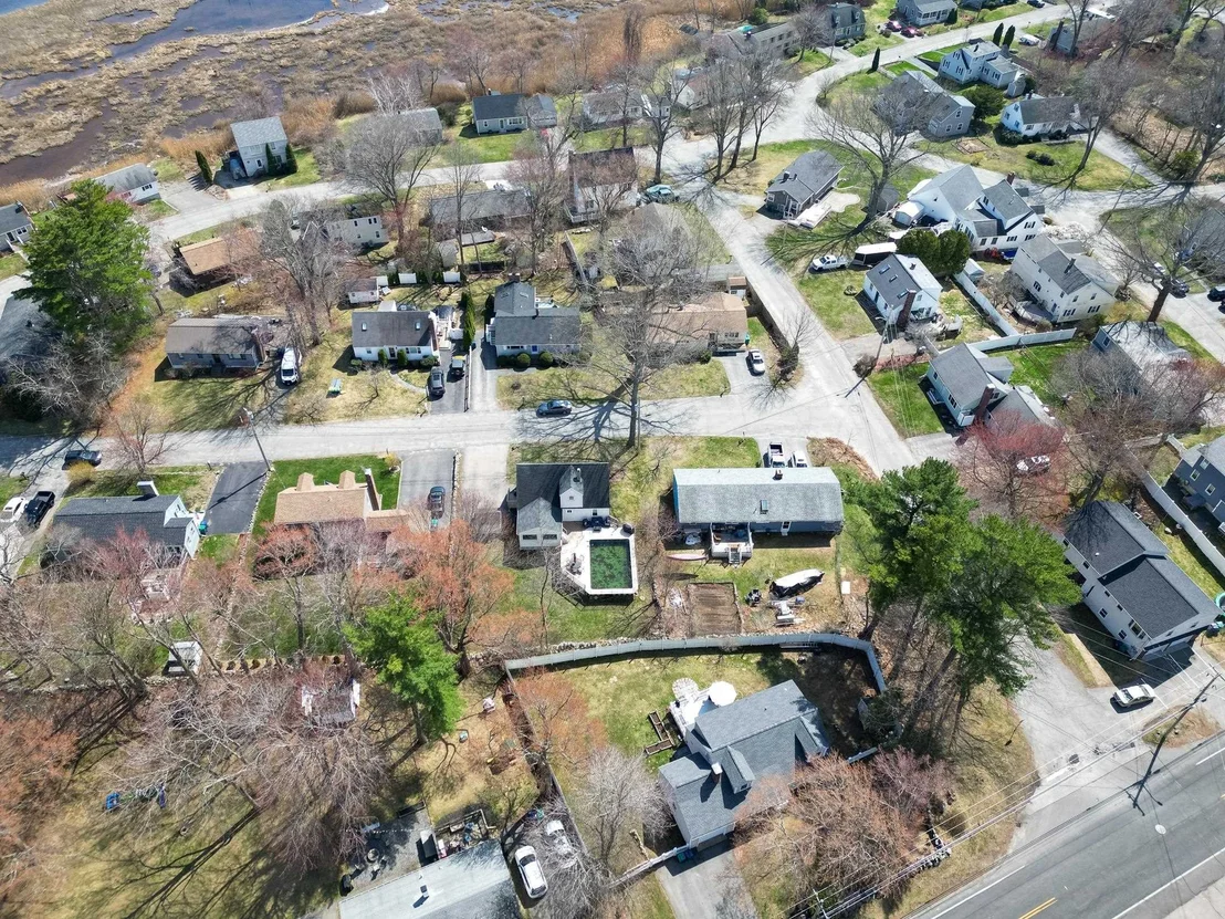 Photo of 4 Hutchinson