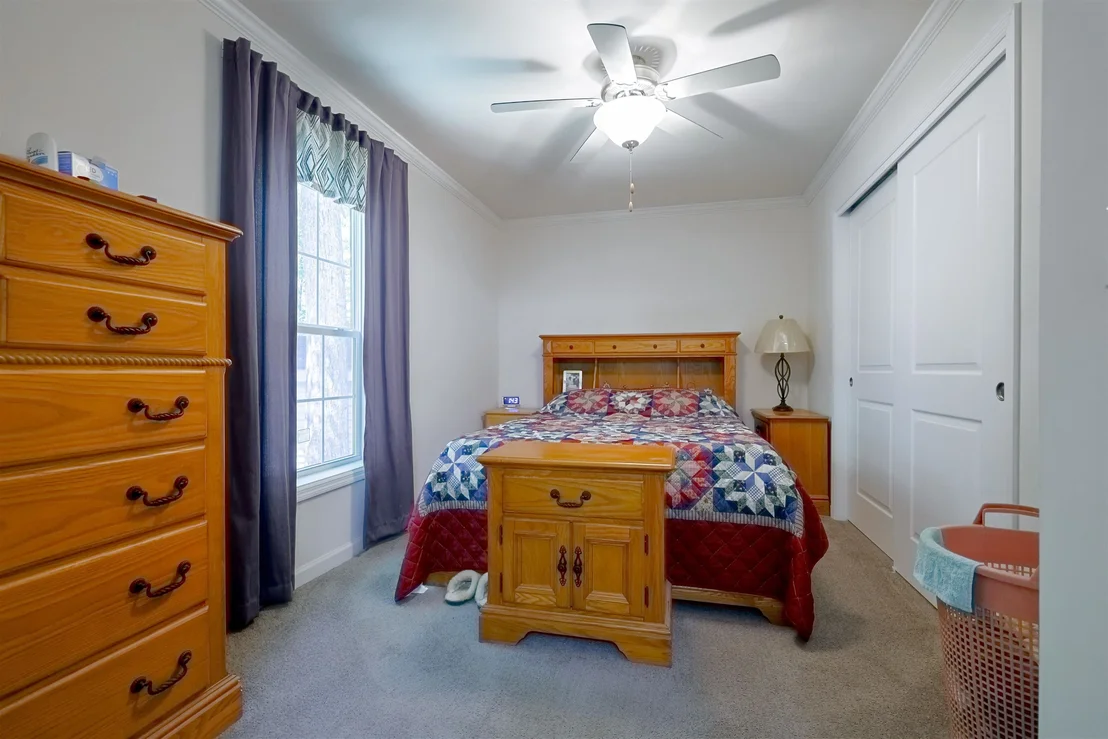 Photo of 139 Robinhood