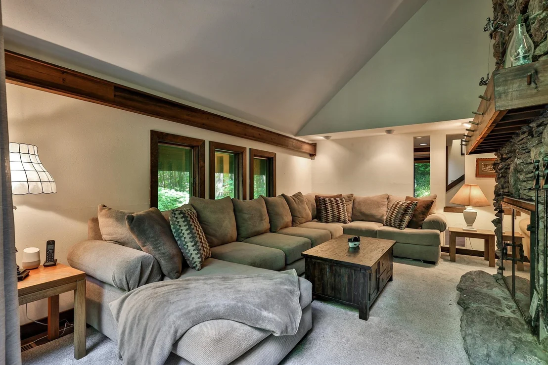 Photo of 212 Falcon Loop East