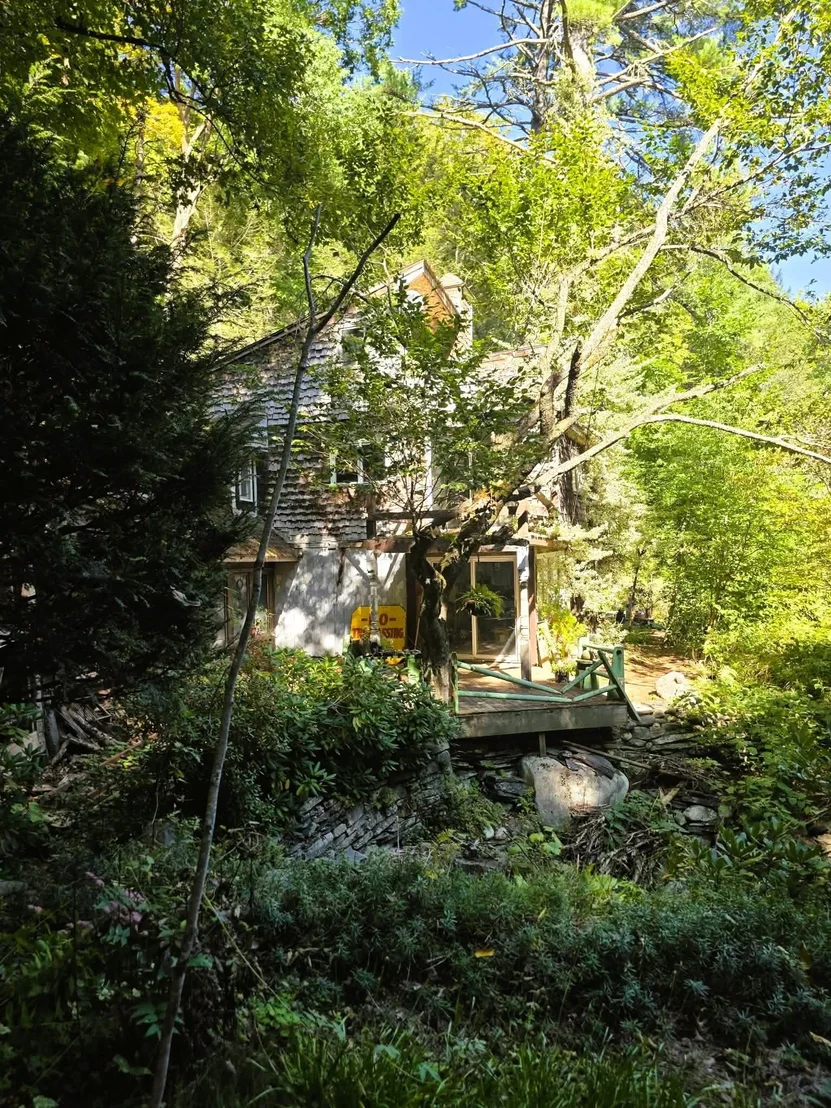 Photo of 1107 Broad Brook