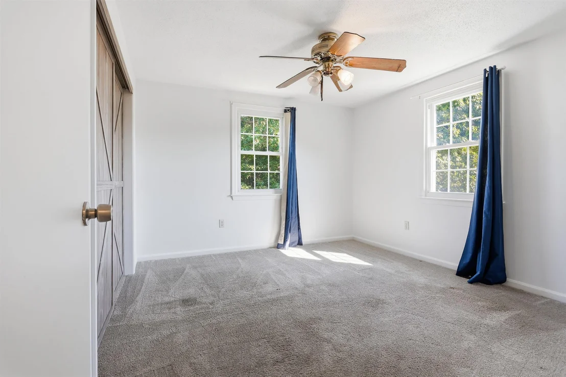 Photo of Unit L at 17 Juniper