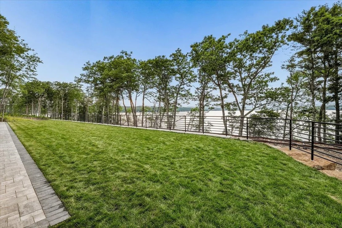 Photo of 66 Knotty