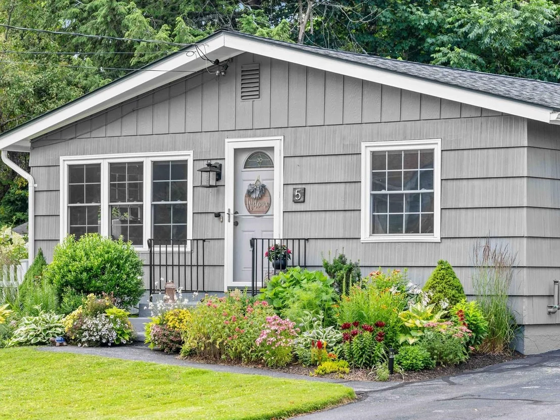 Photo of 5 Spruce