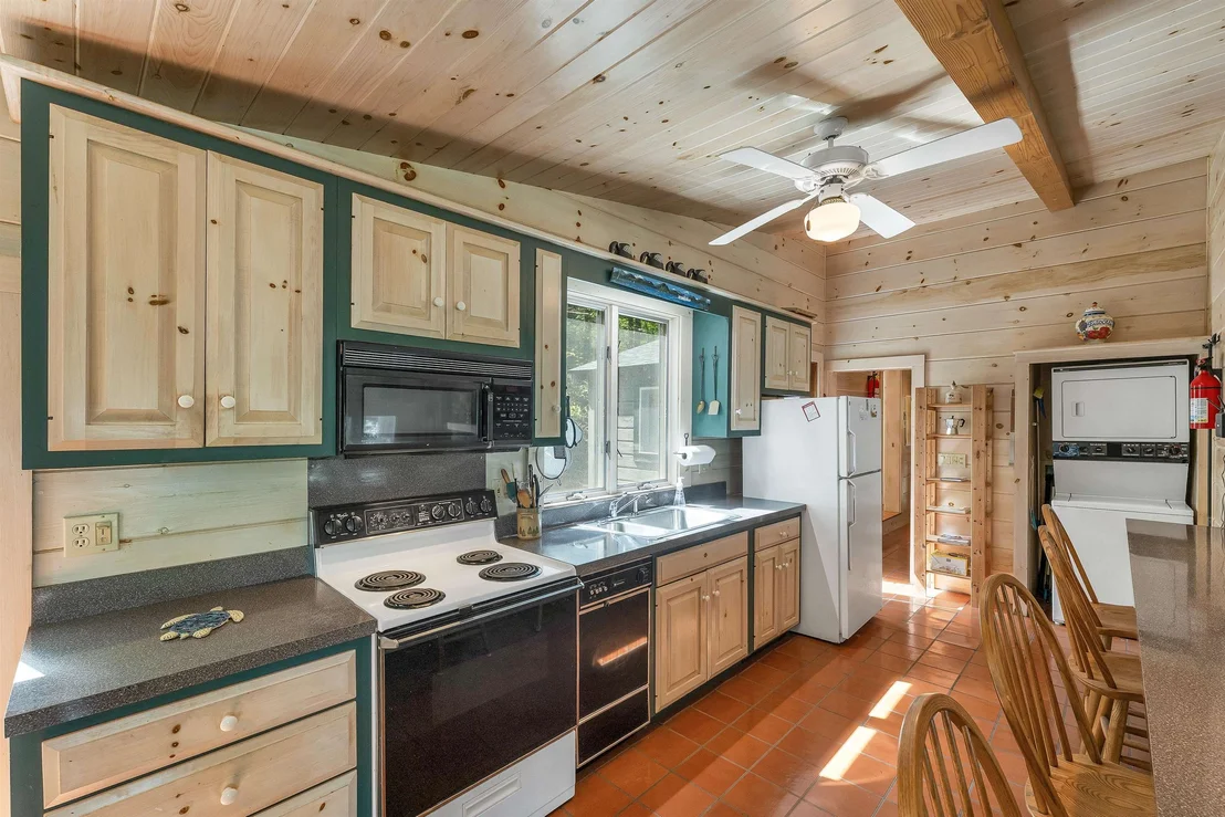 Photo of 41 Pine Island