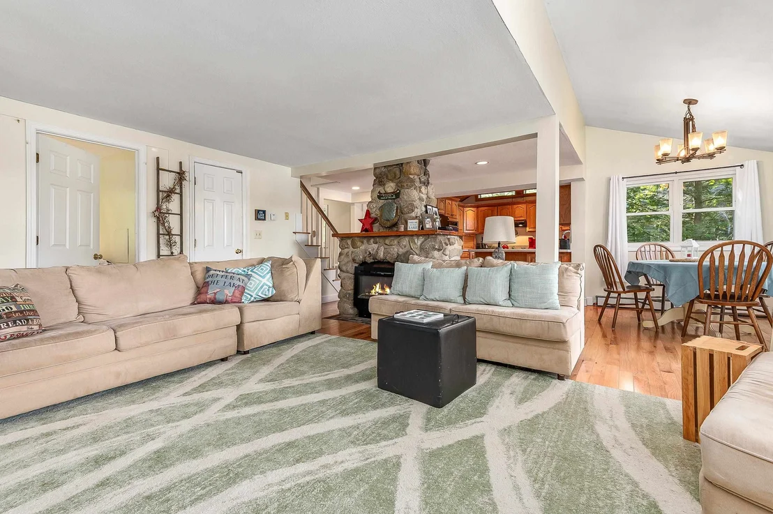 Photo of 44 Rocky Point