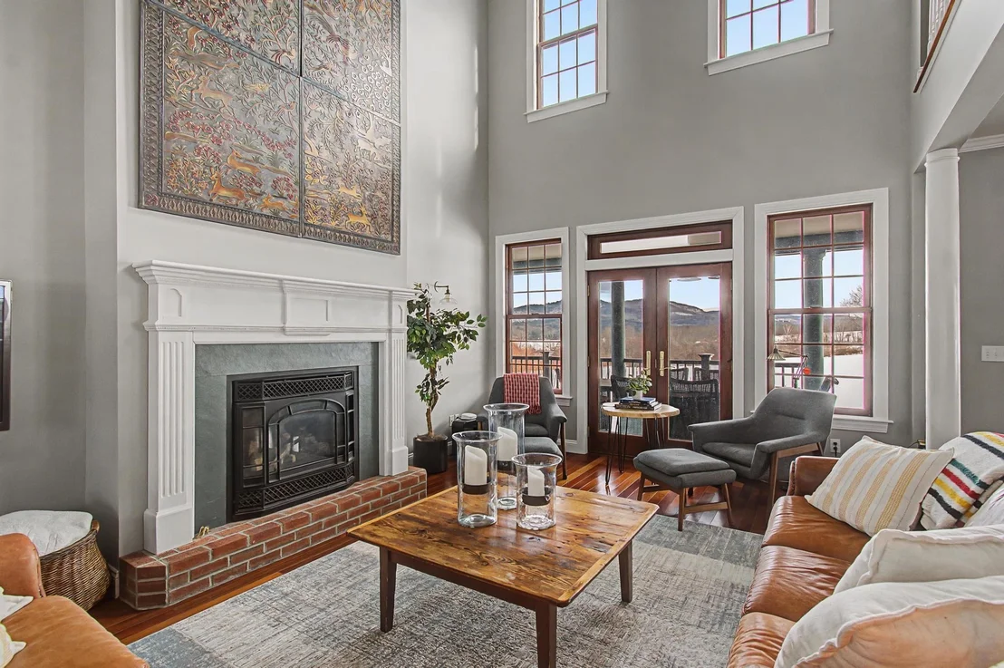 Photo of 4517 Oak Hill