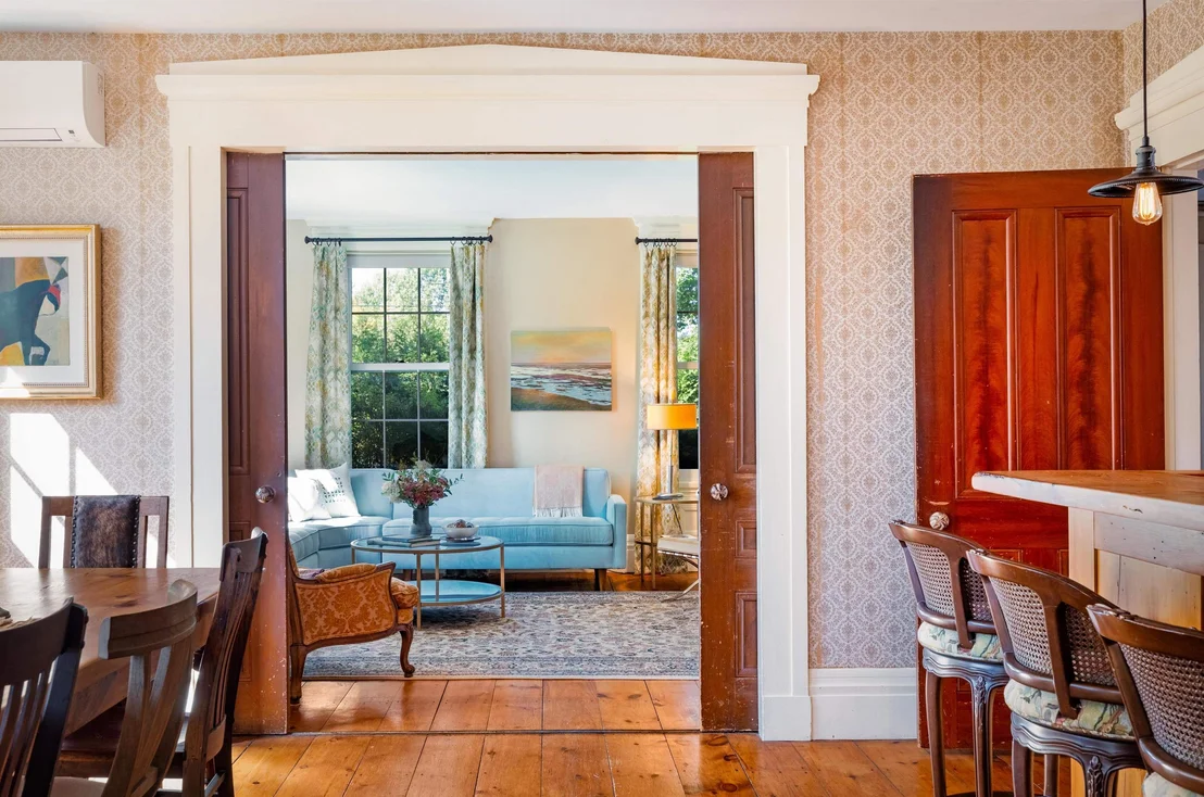 Photo of 888 Botsford