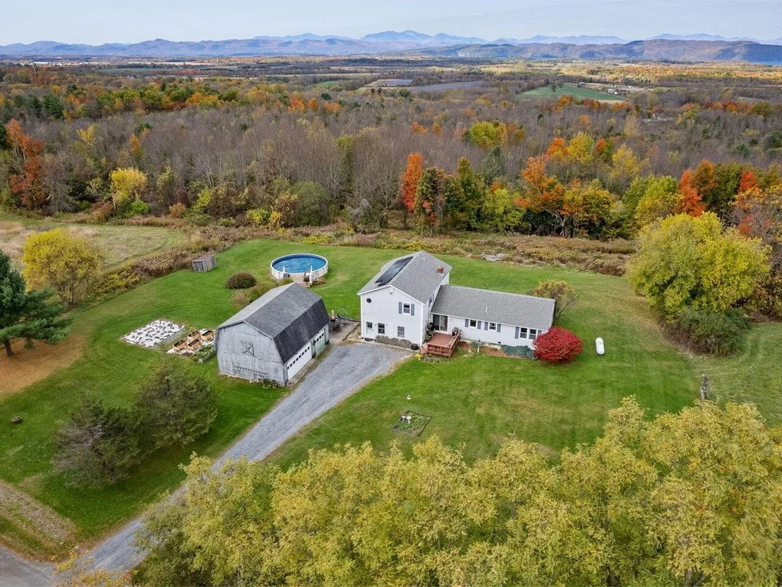 Photo of 771 Robinson