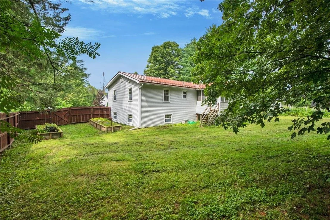 Photo of 9 Griswold