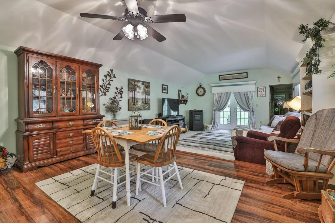Photo of 8 Putnam Hill