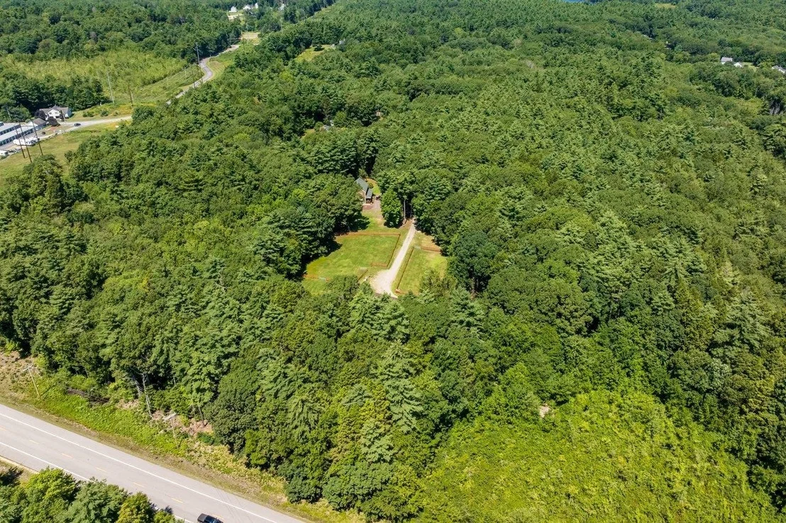 Photo of 35 Route 111