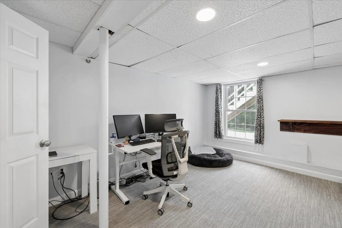 Photo of 110 Middle