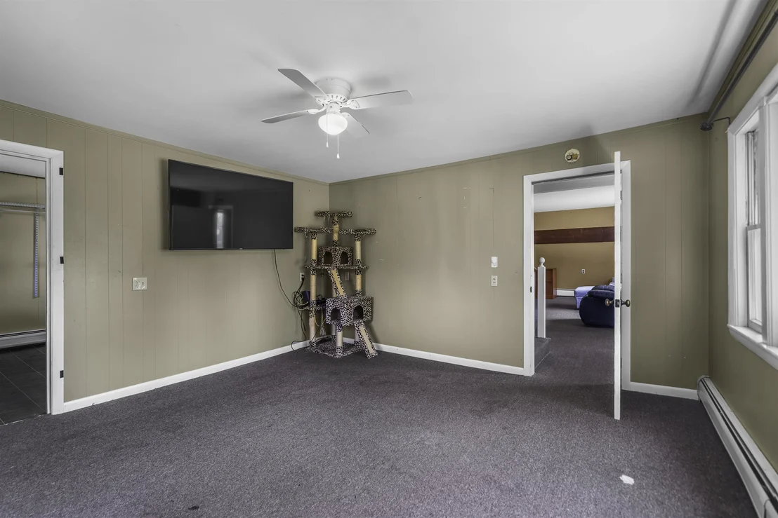 Photo of 385 Burnham Intervale