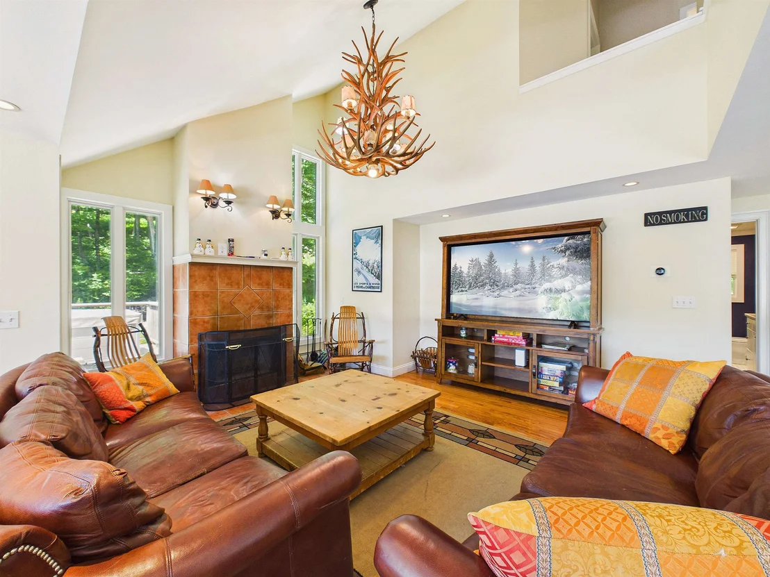 Photo of Unit UNITD at 300 Trailside