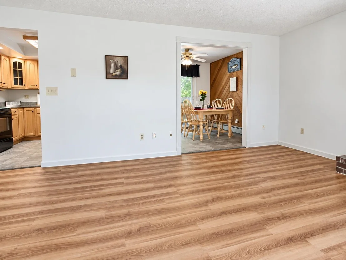 Photo of 12 Roundtree