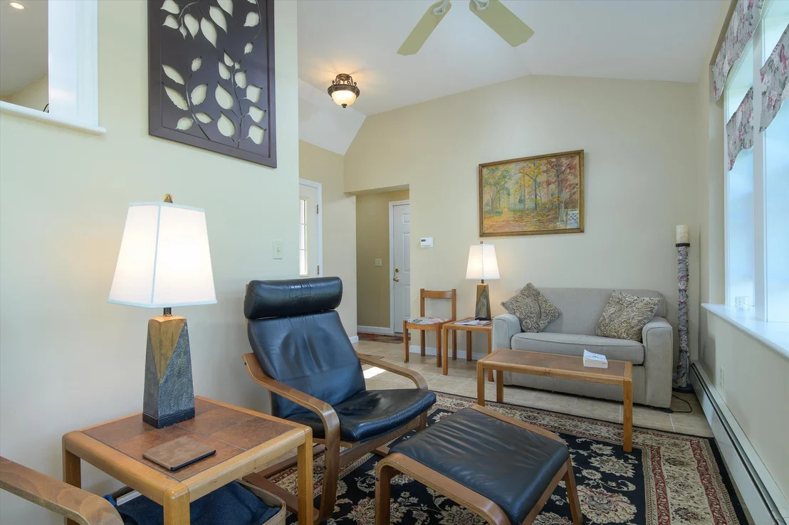 Photo of 2291 Bronson