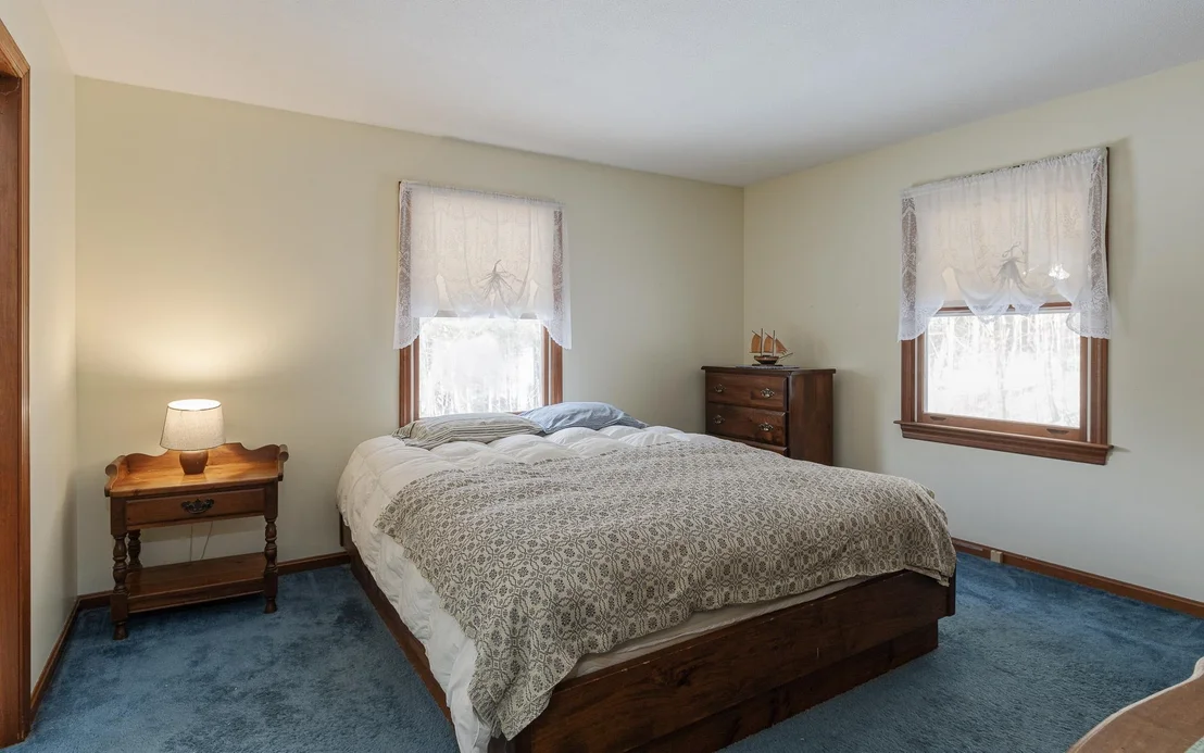 Photo of 521 County