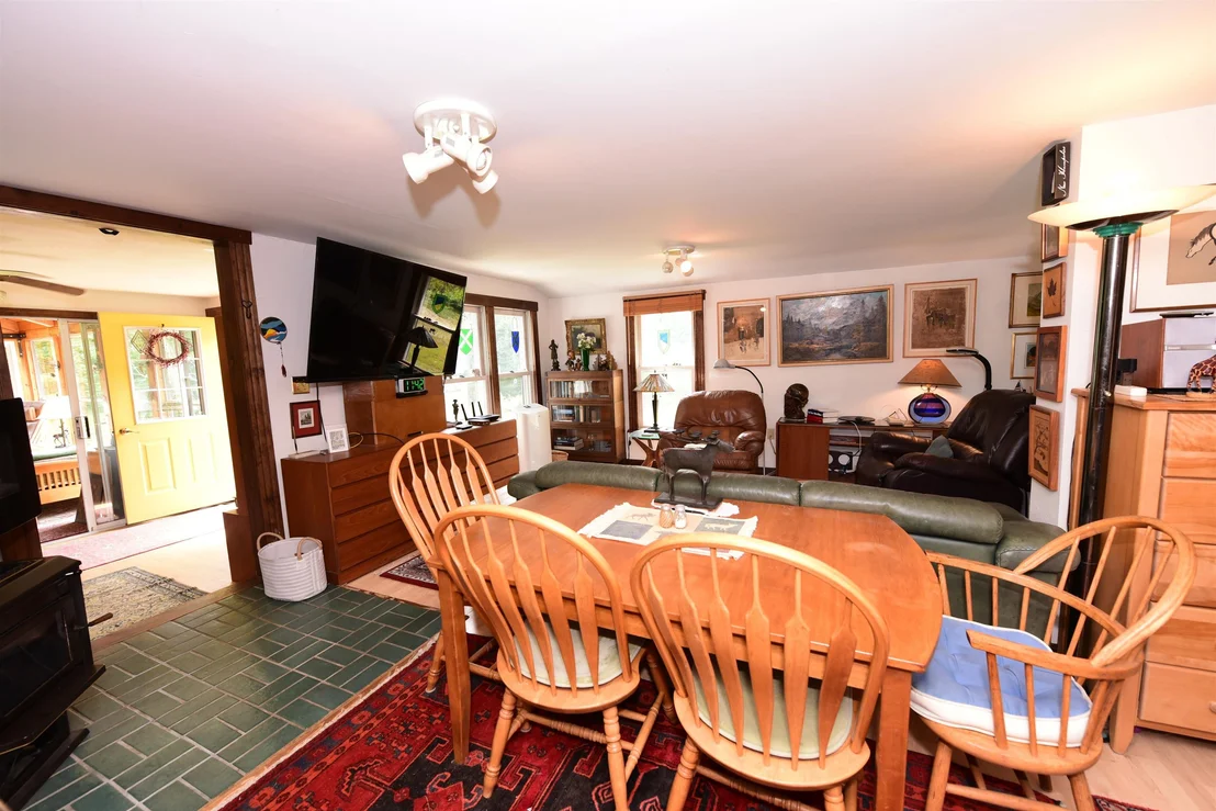 Photo of 23 Acorn