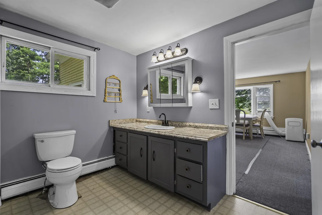 Photo of 385 Burnham Intervale