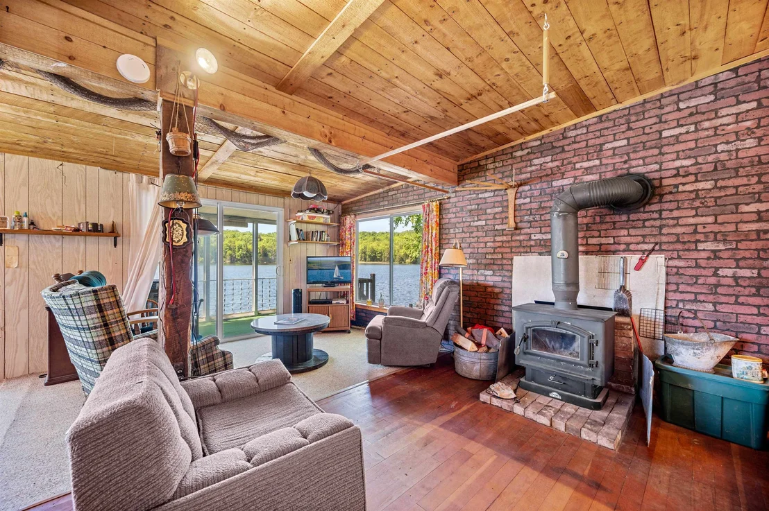 Photo of 894 Onion Point