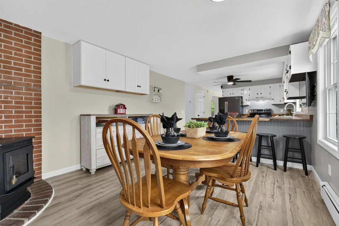 Photo of 284 Corning