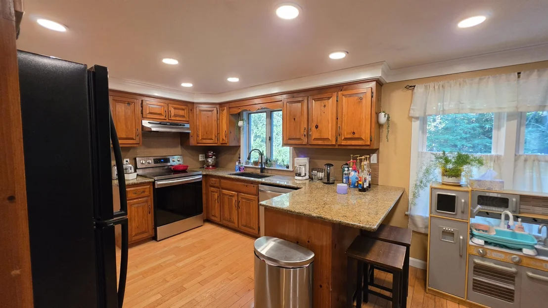 Photo of 2 Greenleaf