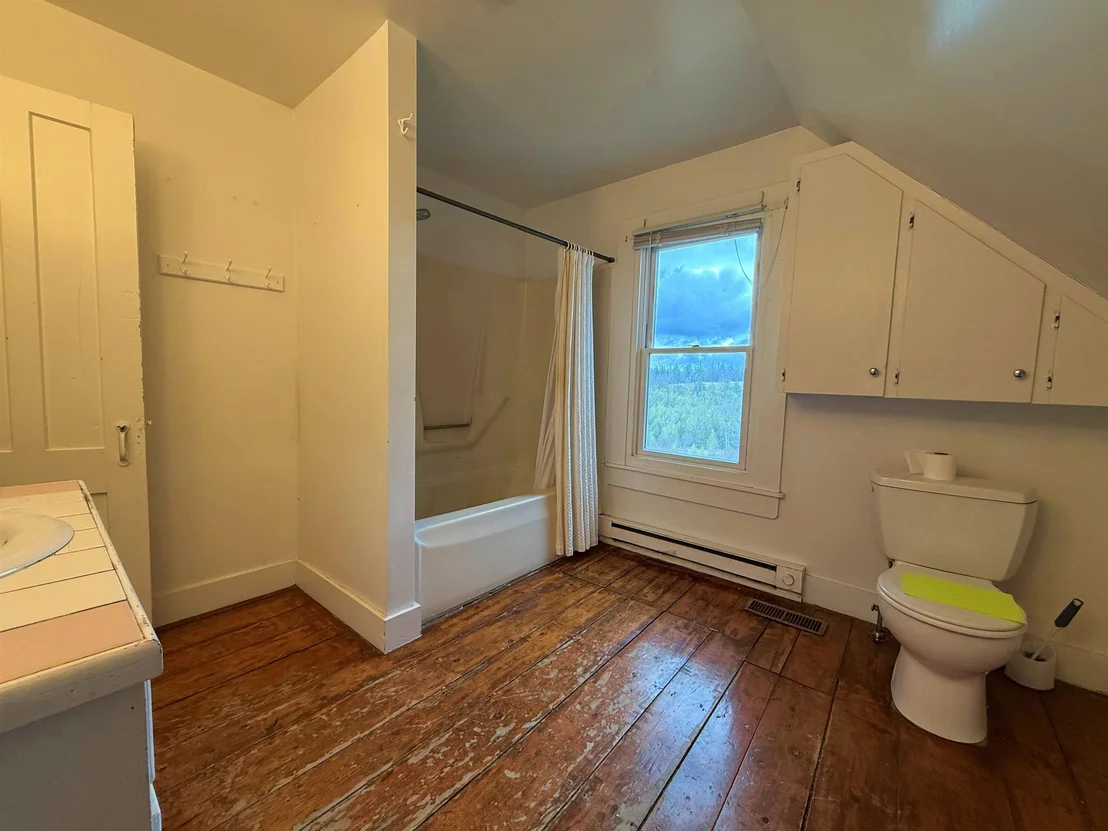 Photo of 2570 Maple Hill