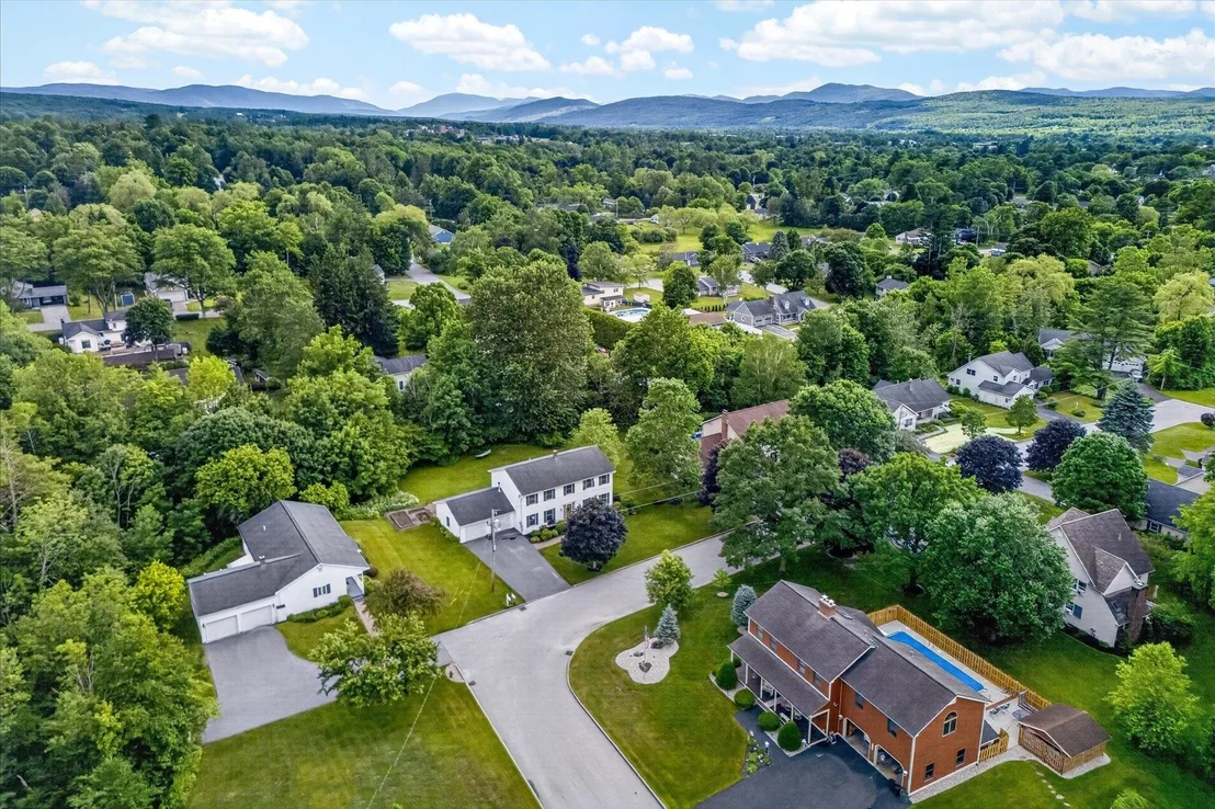 Photo of 12 Moon Brook