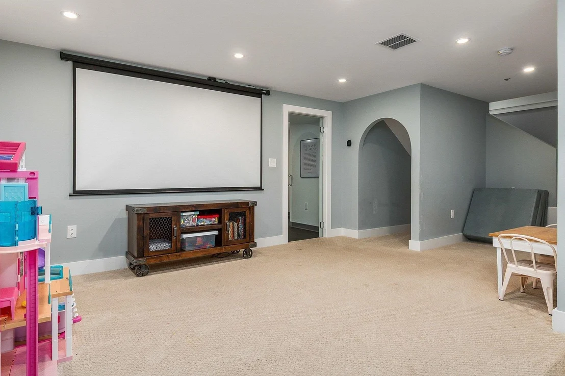 Photo of 283 Middle