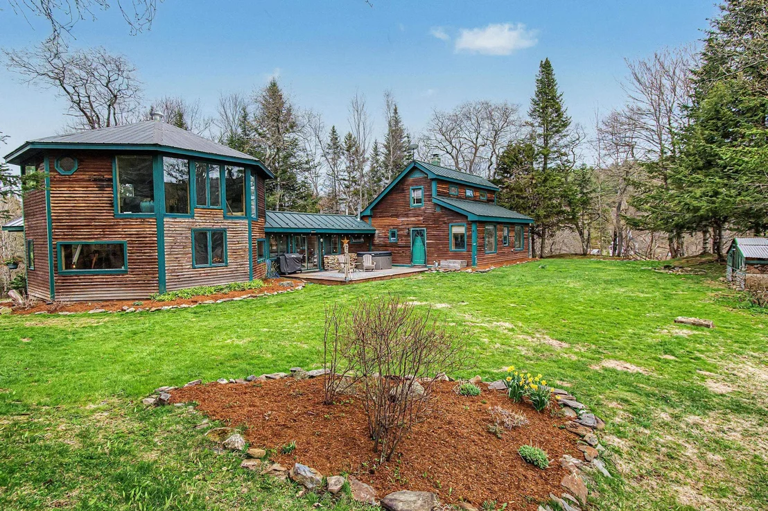 Photo of 2212 Symonds Mill