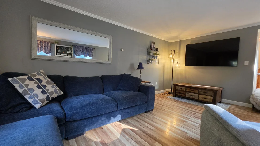 Photo of 2 Greenleaf
