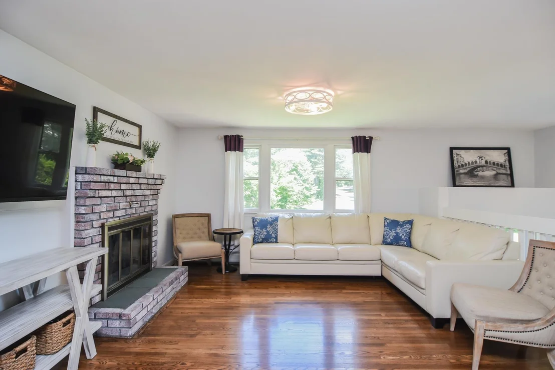 Photo of 3 Greenleaf