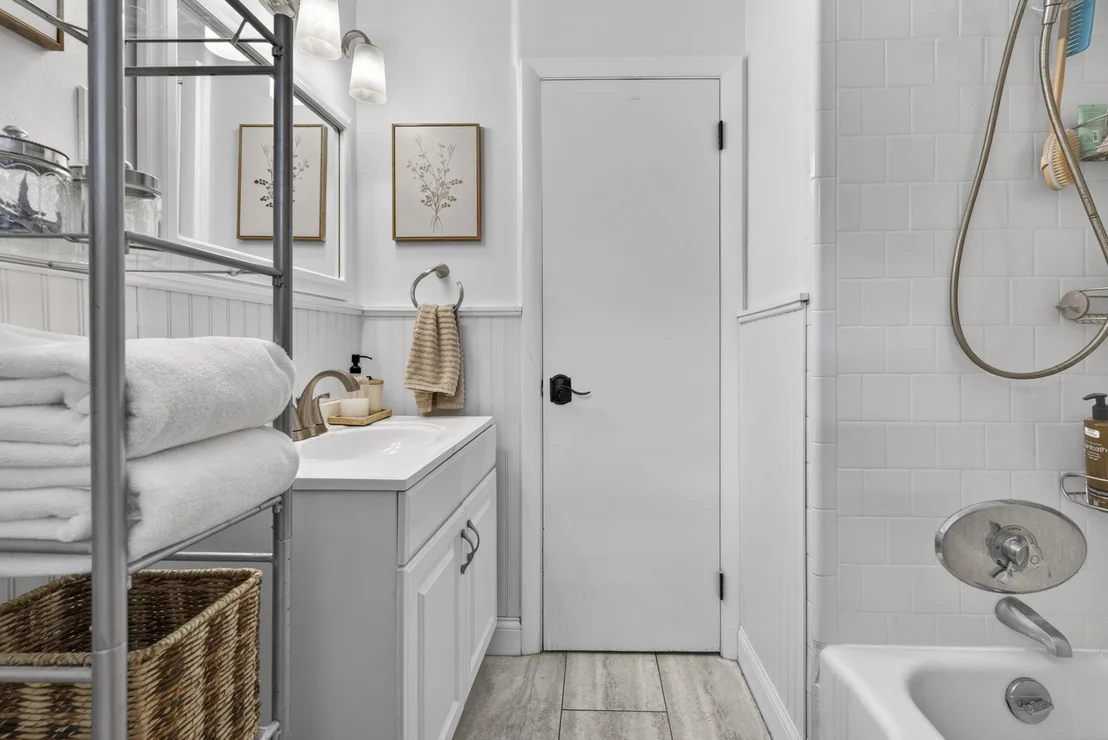 Photo of 130 Colgate