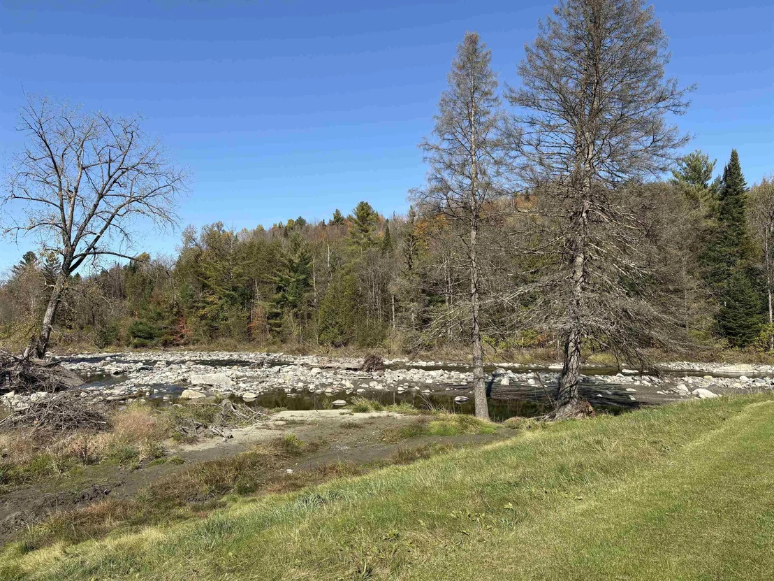 Photo of 609 Route 15