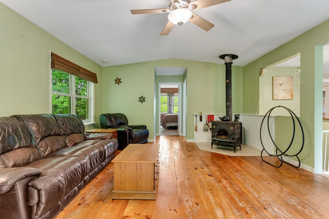 Photo of 387 Foote Brook